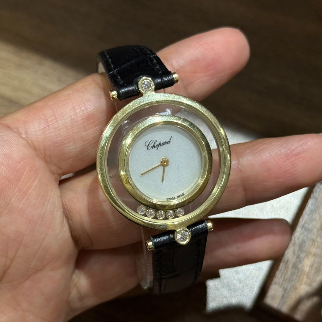 Золотые часы Chopard с черным ремешком