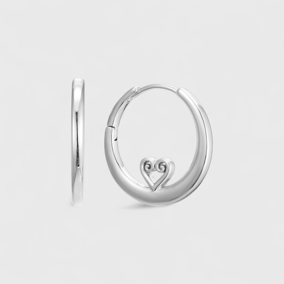 Серебряные серьги-кольца в форме сердца