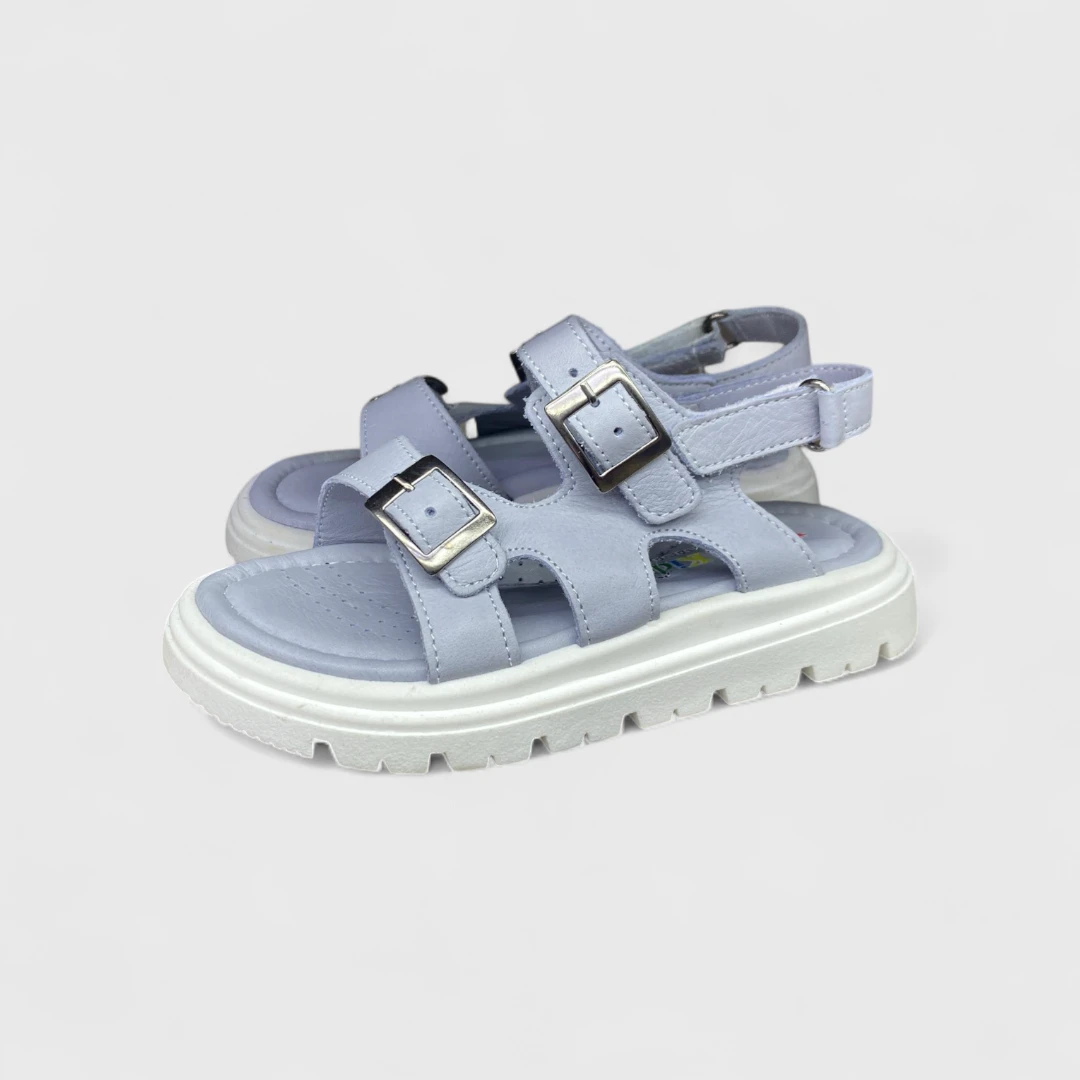 Сандали с пряжками