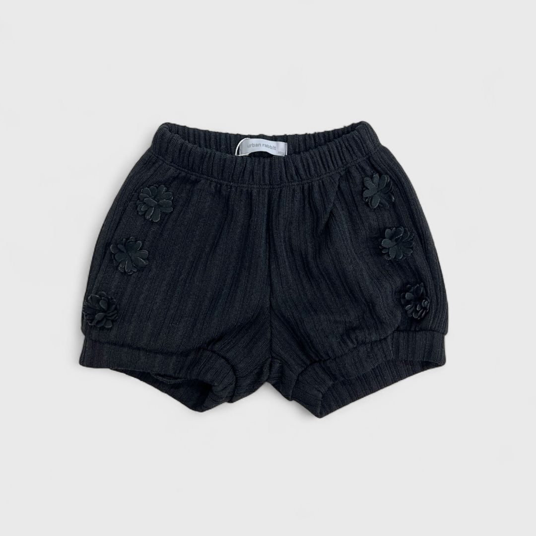 Черные шорты Urban Rebel с цветами