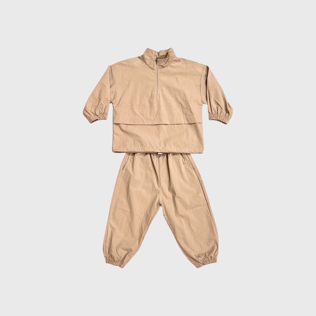 Бежевый спортивный комплект