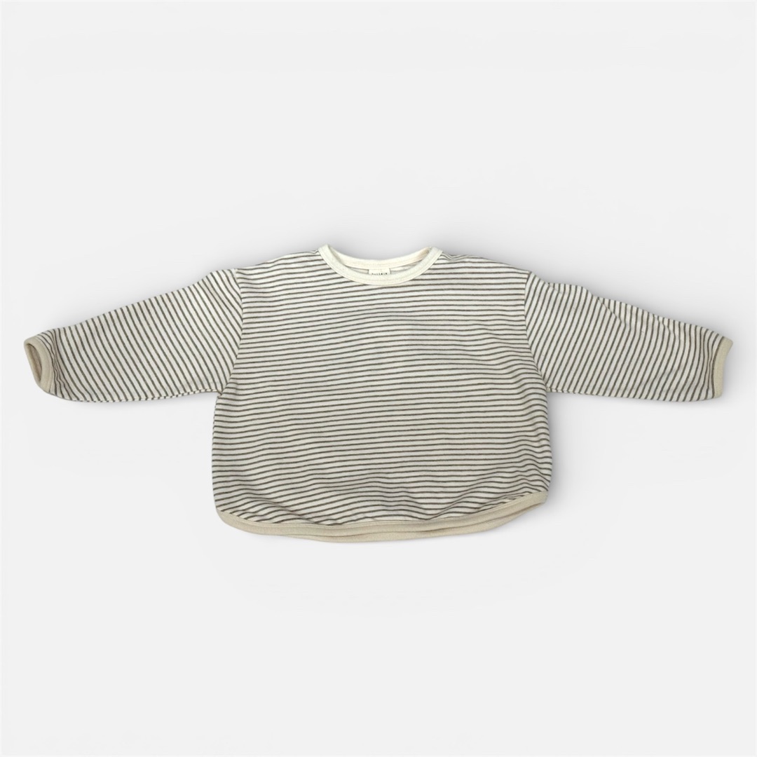 Серый полосатый свитер