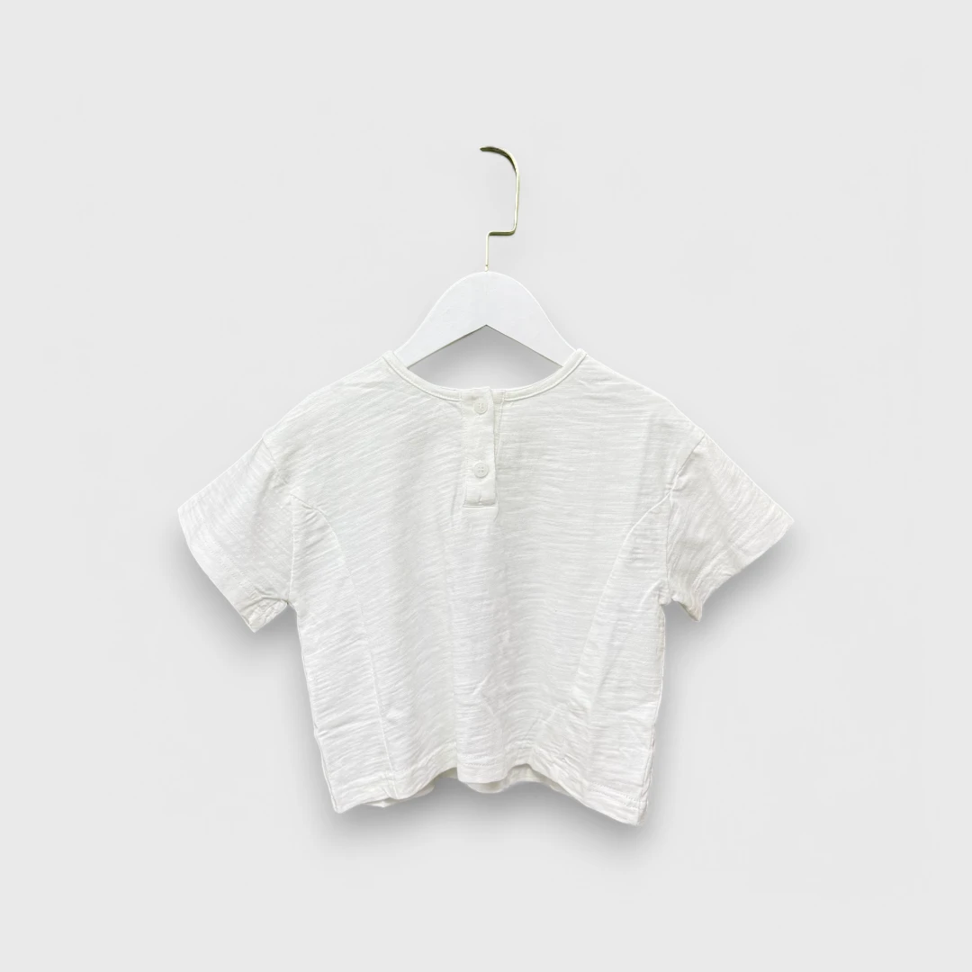 Белая футболка