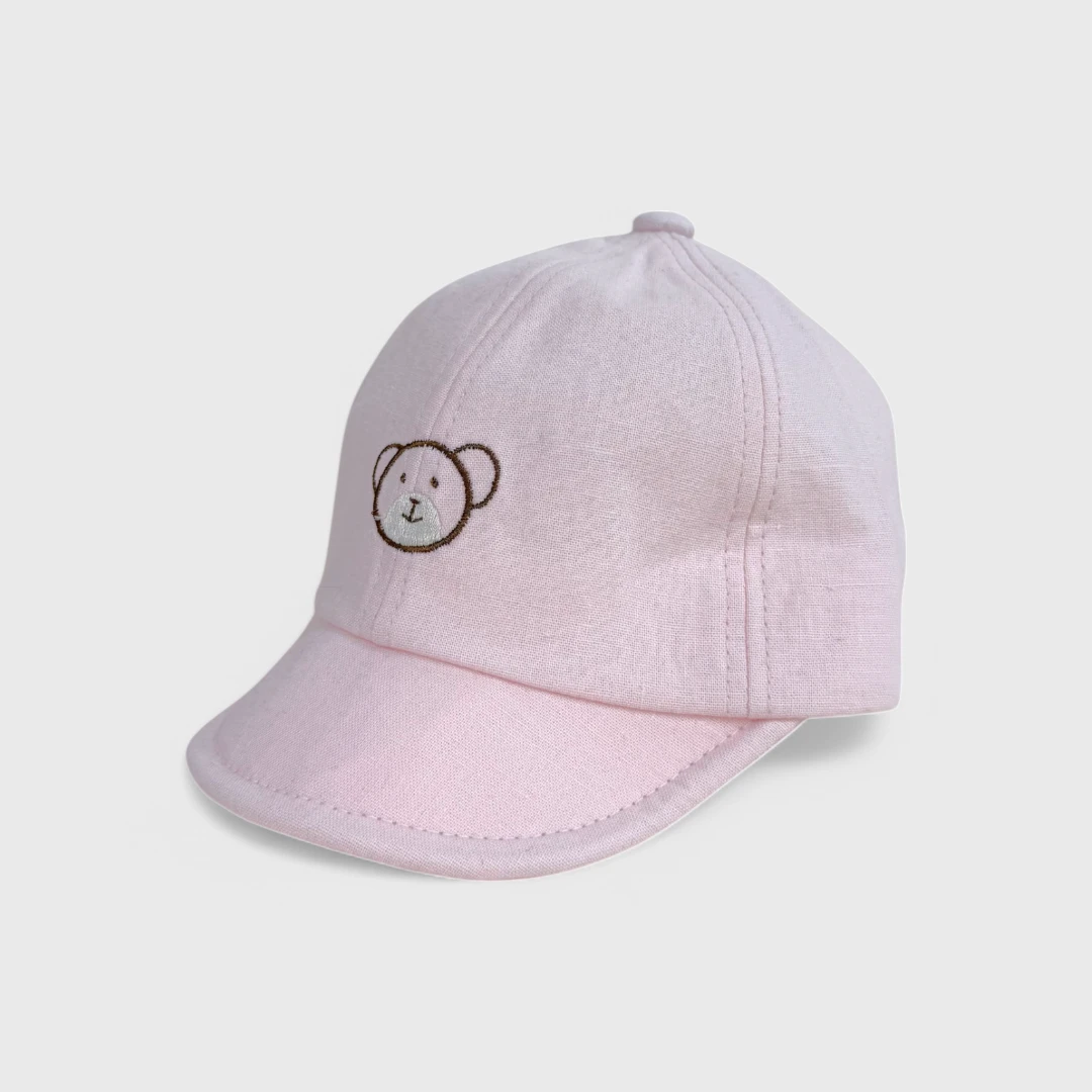 Розовая бейсболка с вышивкой медведя
