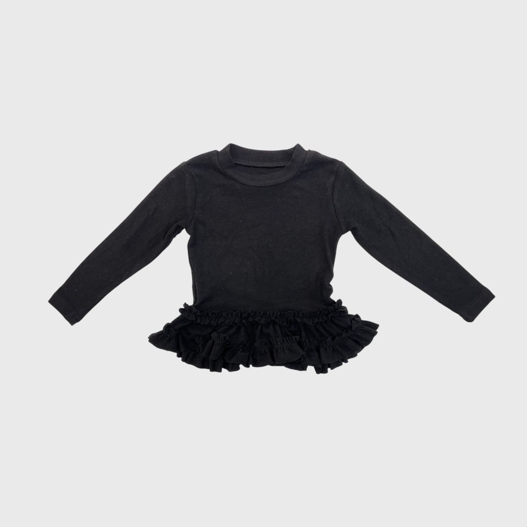 Черная кофточка с рюшами