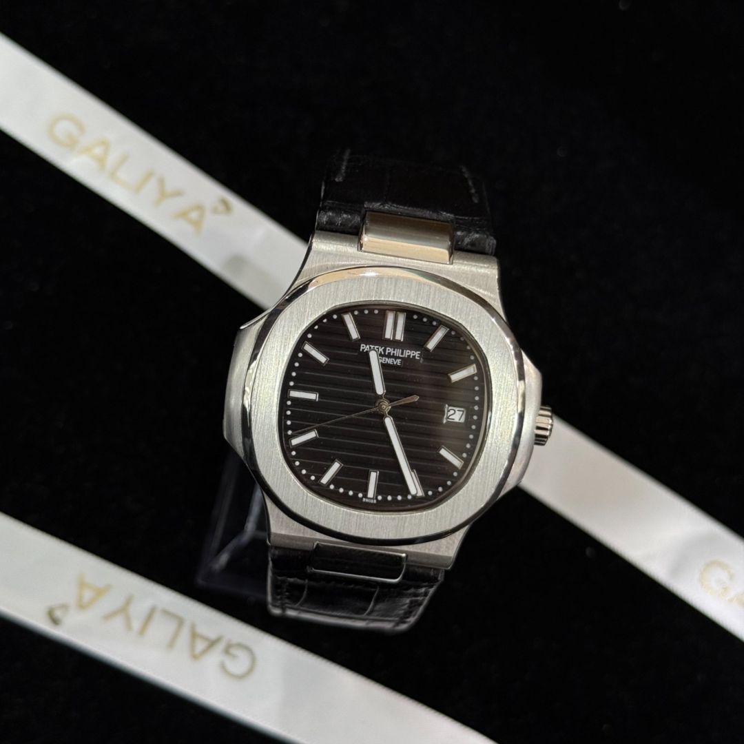 Черные часы Patek Philippe Nautilus