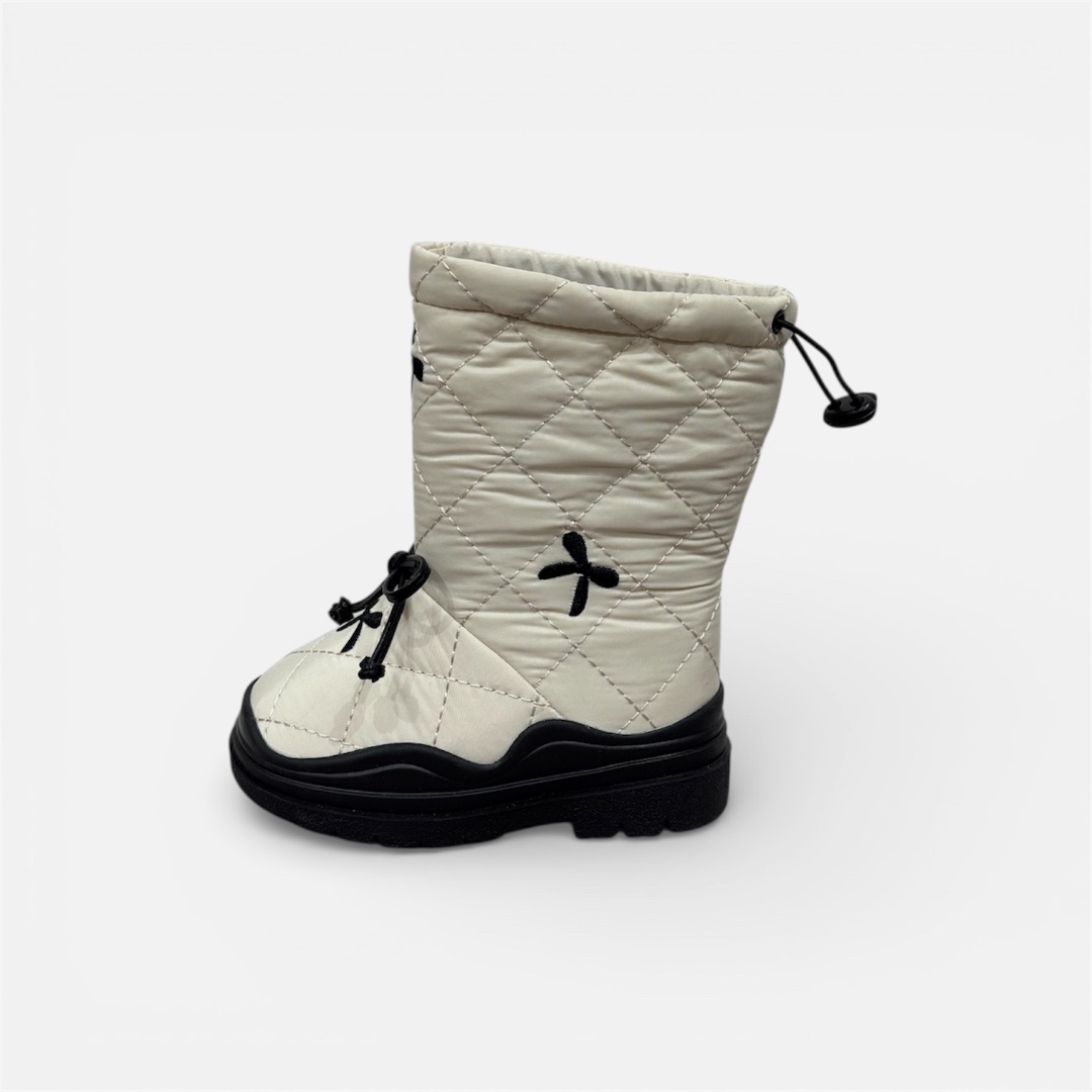 Бежевые утепленные сапоги