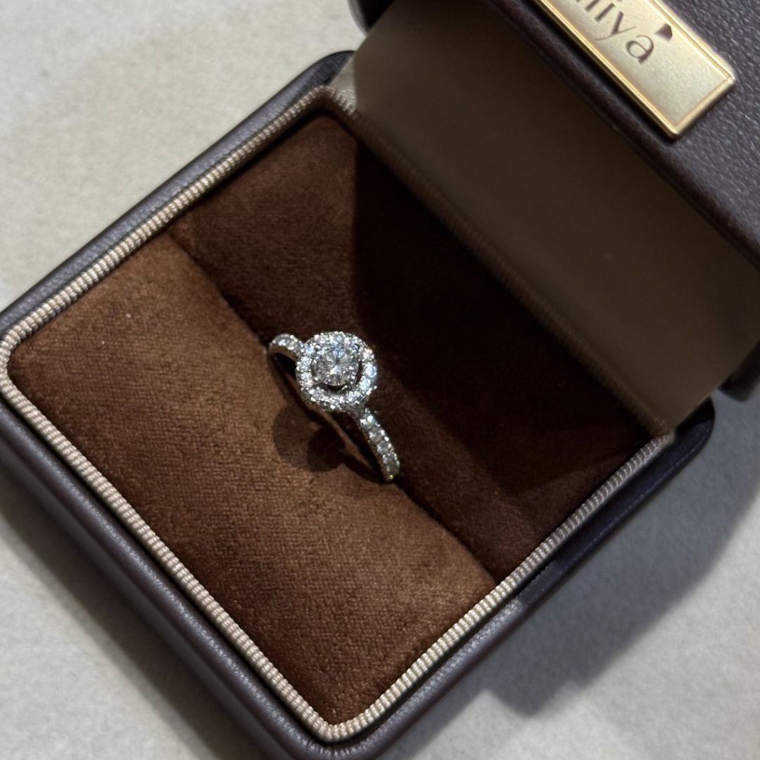 Золотое кольцо с бриллиантами