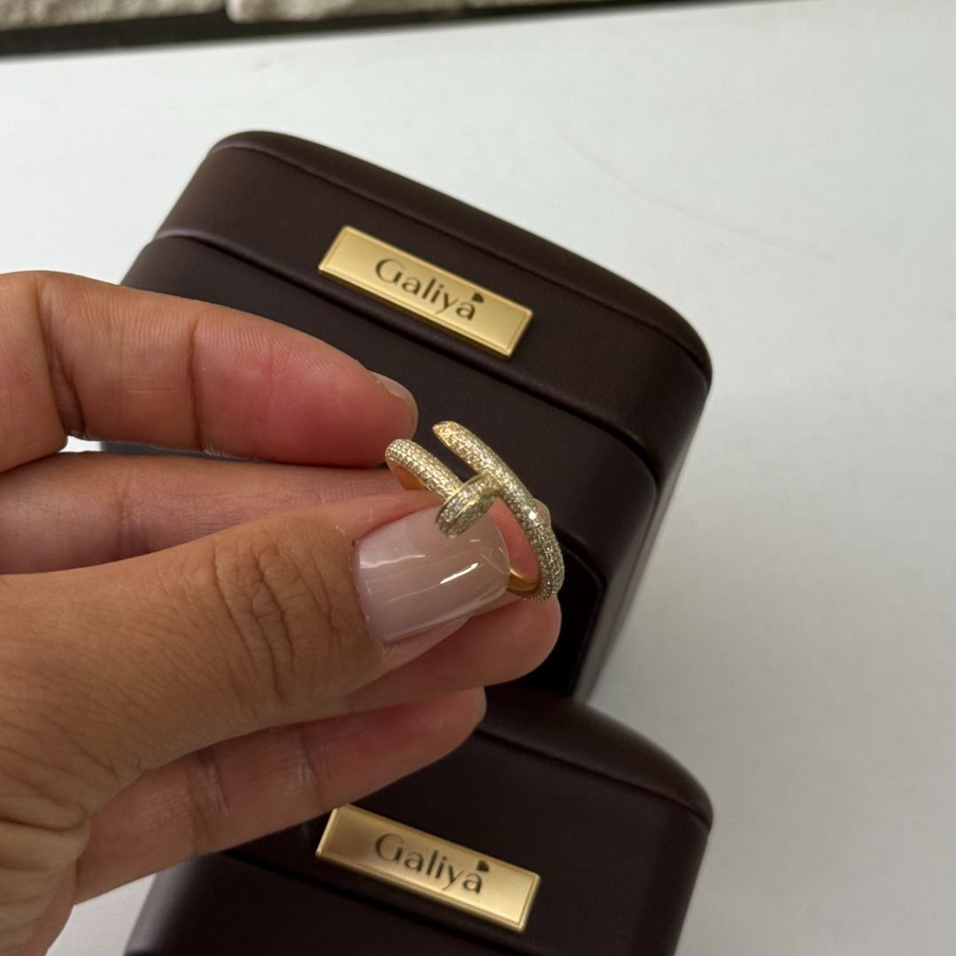 Золотое кольцо с бриллиантами