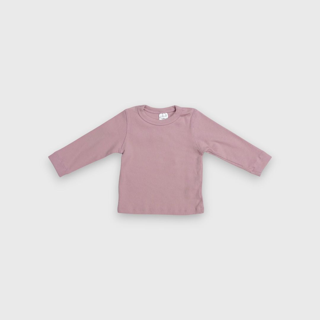 Розовая футболка с длинным рукавом