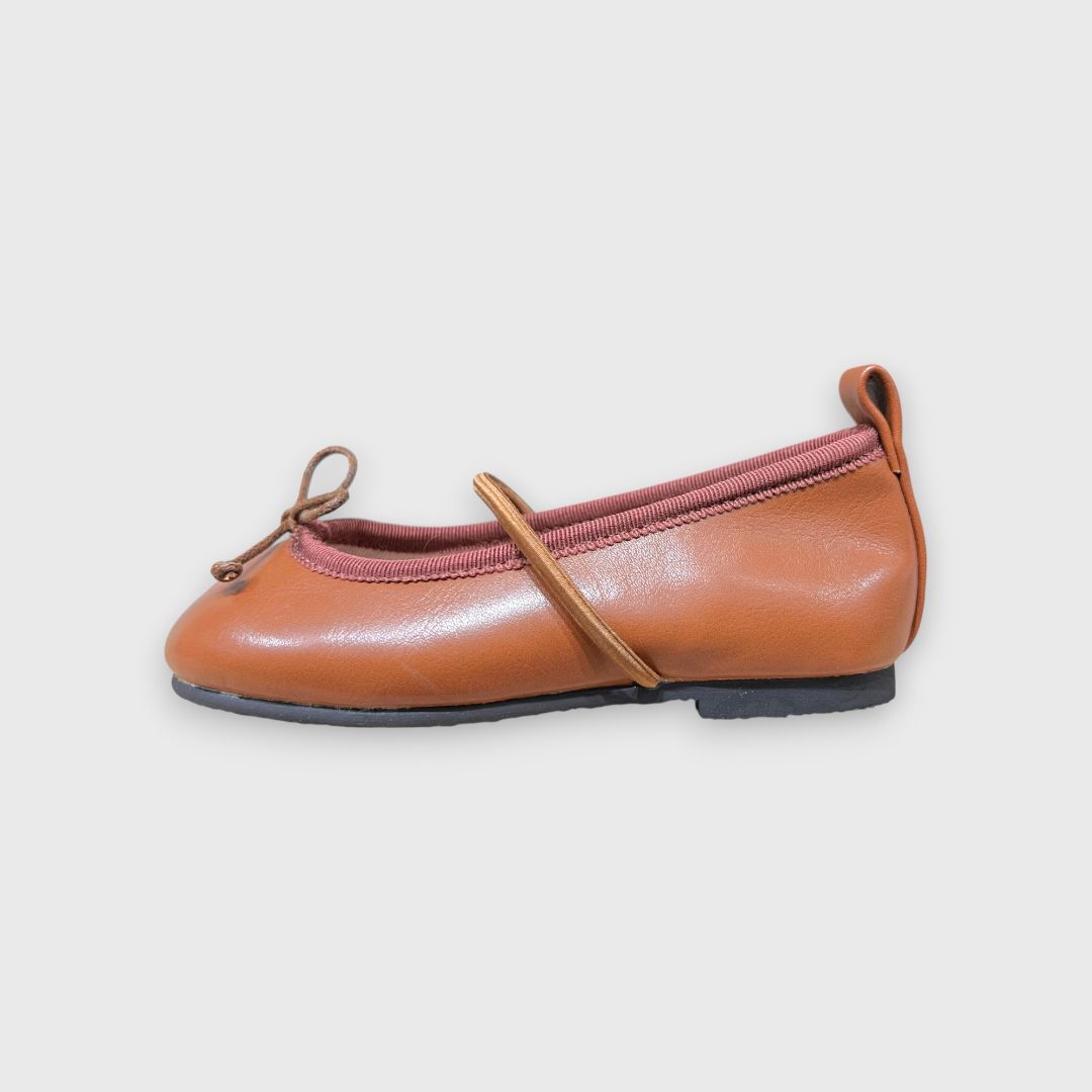 Коричневые балетки из кожи