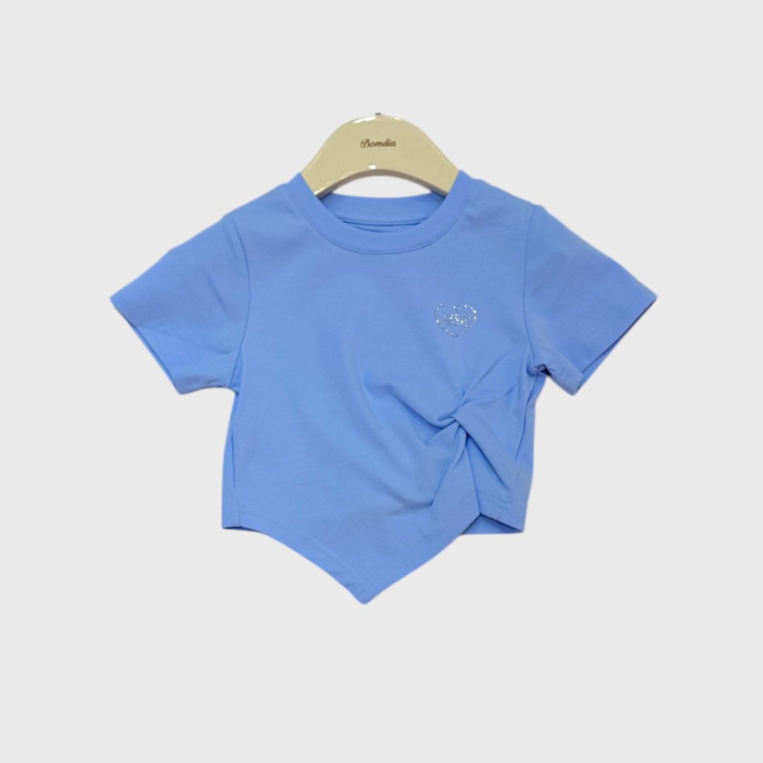 Короткий голубой топ с сердцем