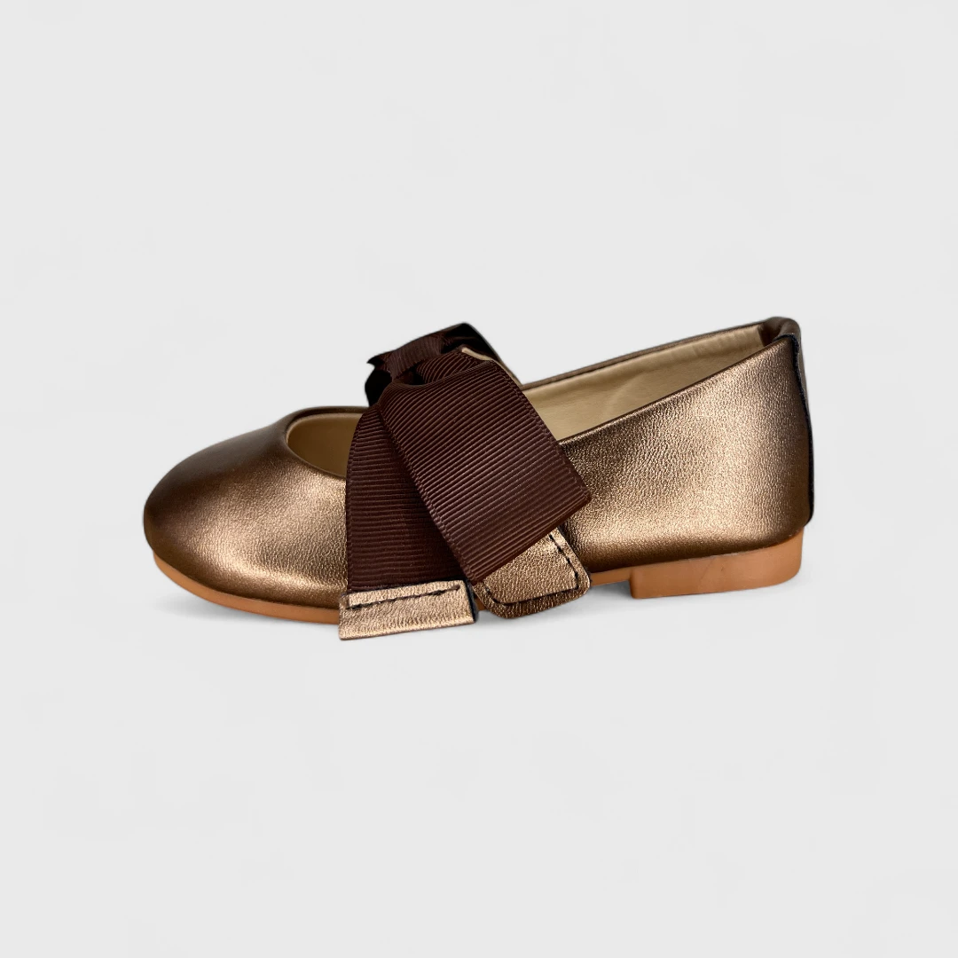 Коричневые балетки с бантом