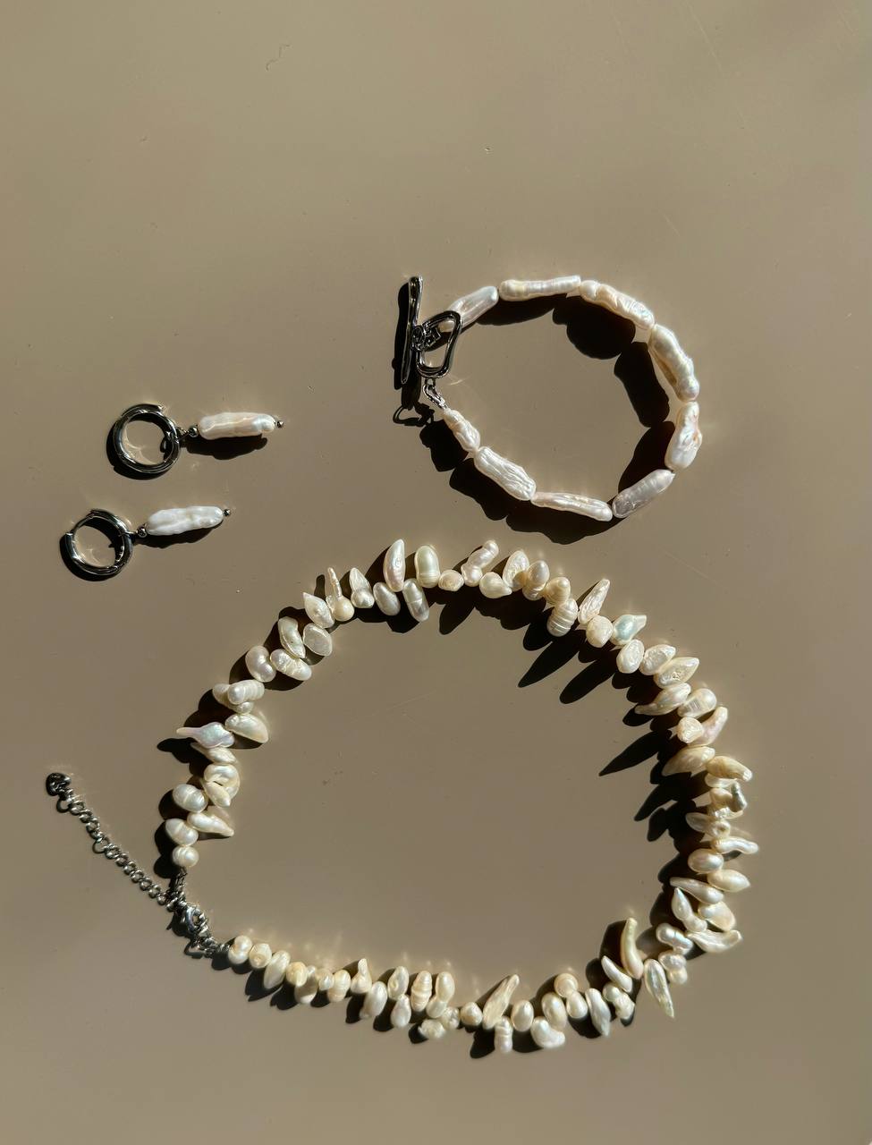 Белые украшения из жемчуга