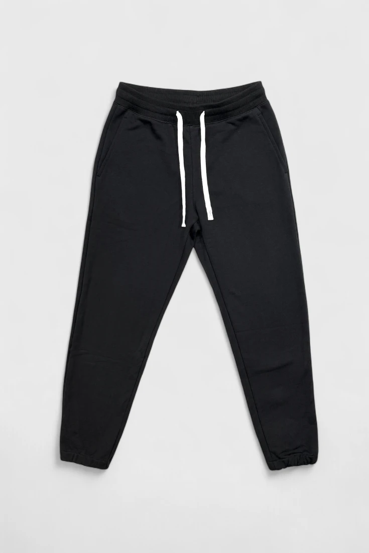 Черные спортивные брюки