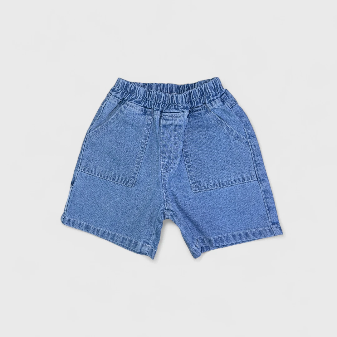 Синие джинсовые шорты