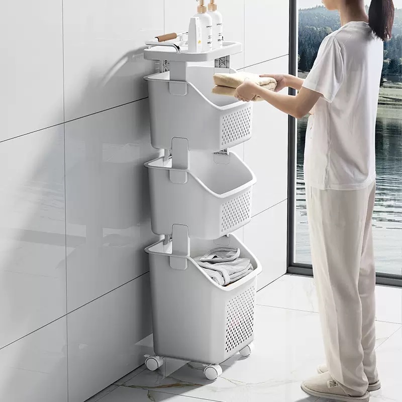 Белая этажерка для хранения вещей