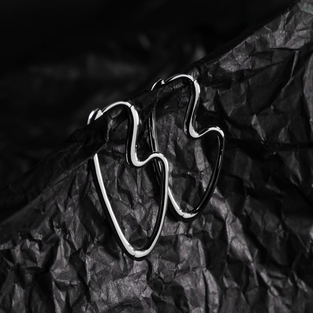 Серьги-кольца в виде сердца из коллекции Heart & Ribbon