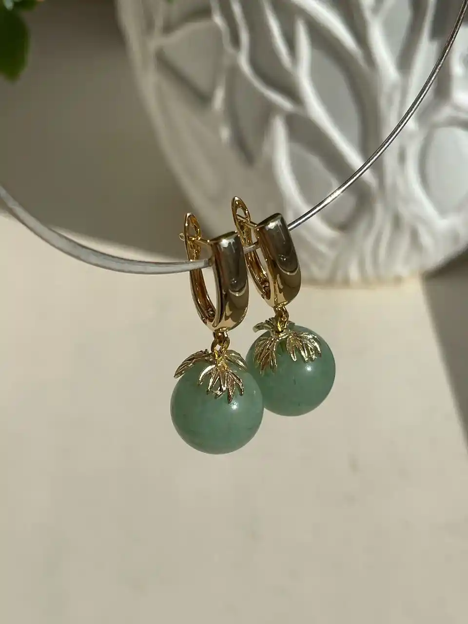 Зеленые серьги из нефрита