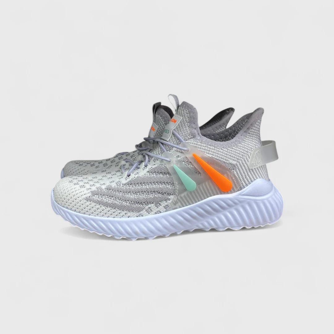 Серые кроссовки с оранжевыми вставками