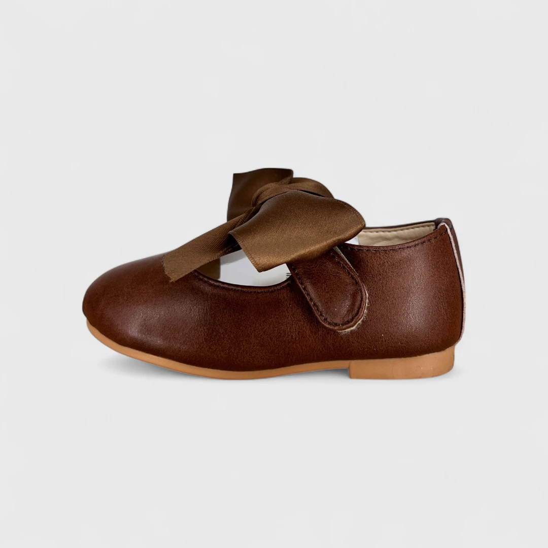 Коричневые балетки с бантом