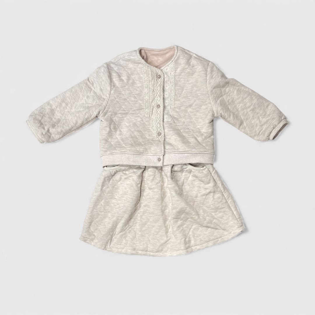 Серый костюм