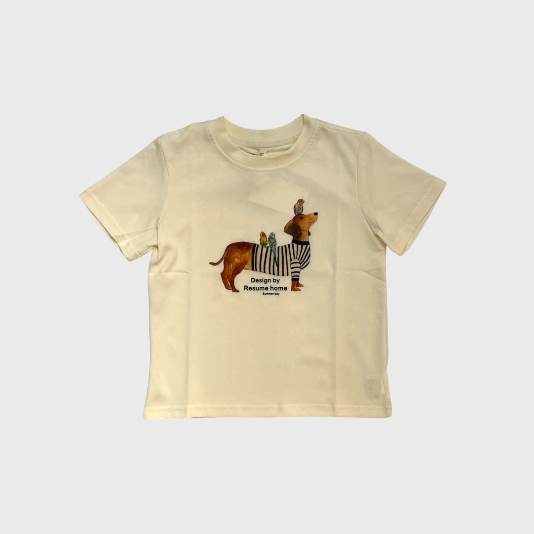 Бежевая футболка с принтом собаки