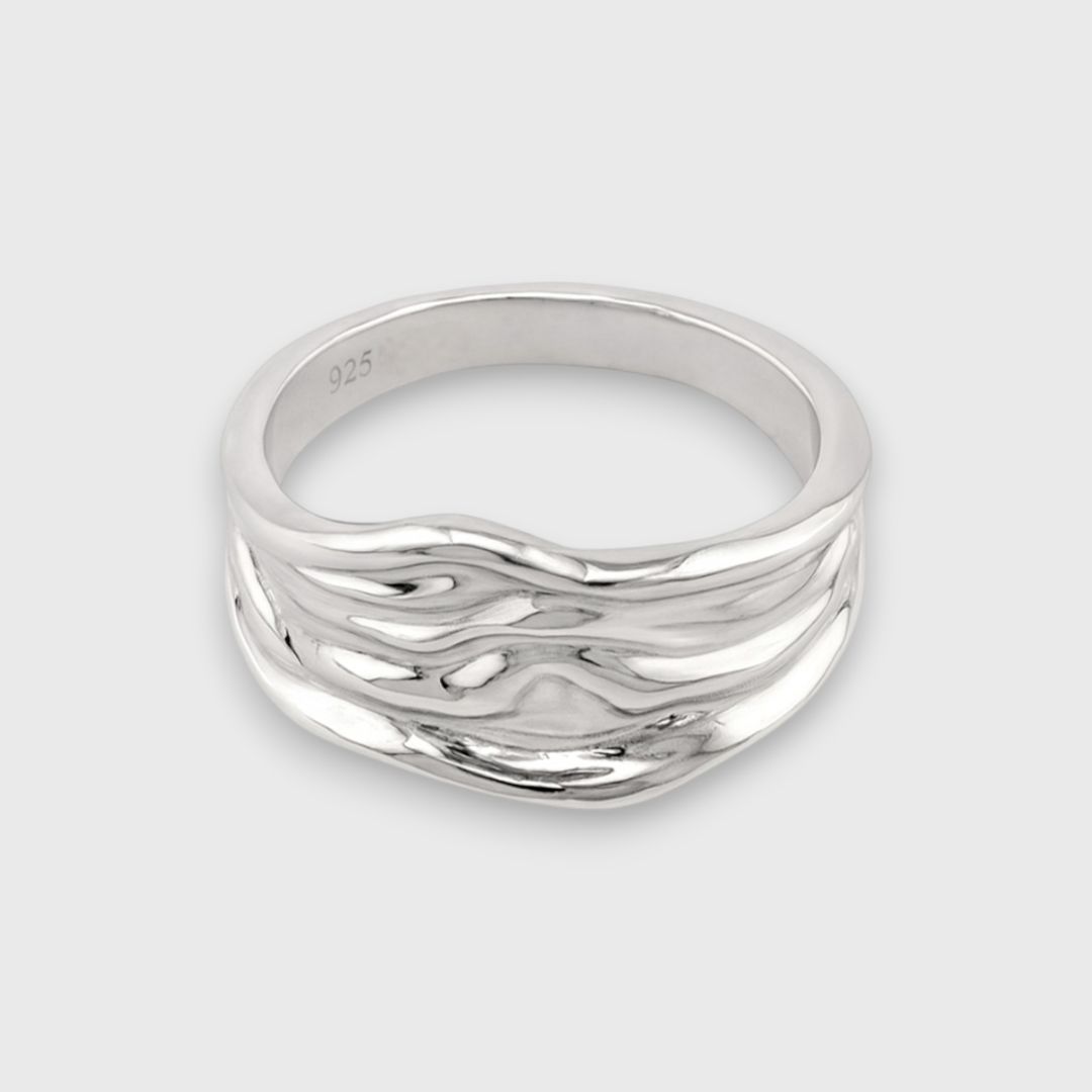 Серебряное кольцо с волнами