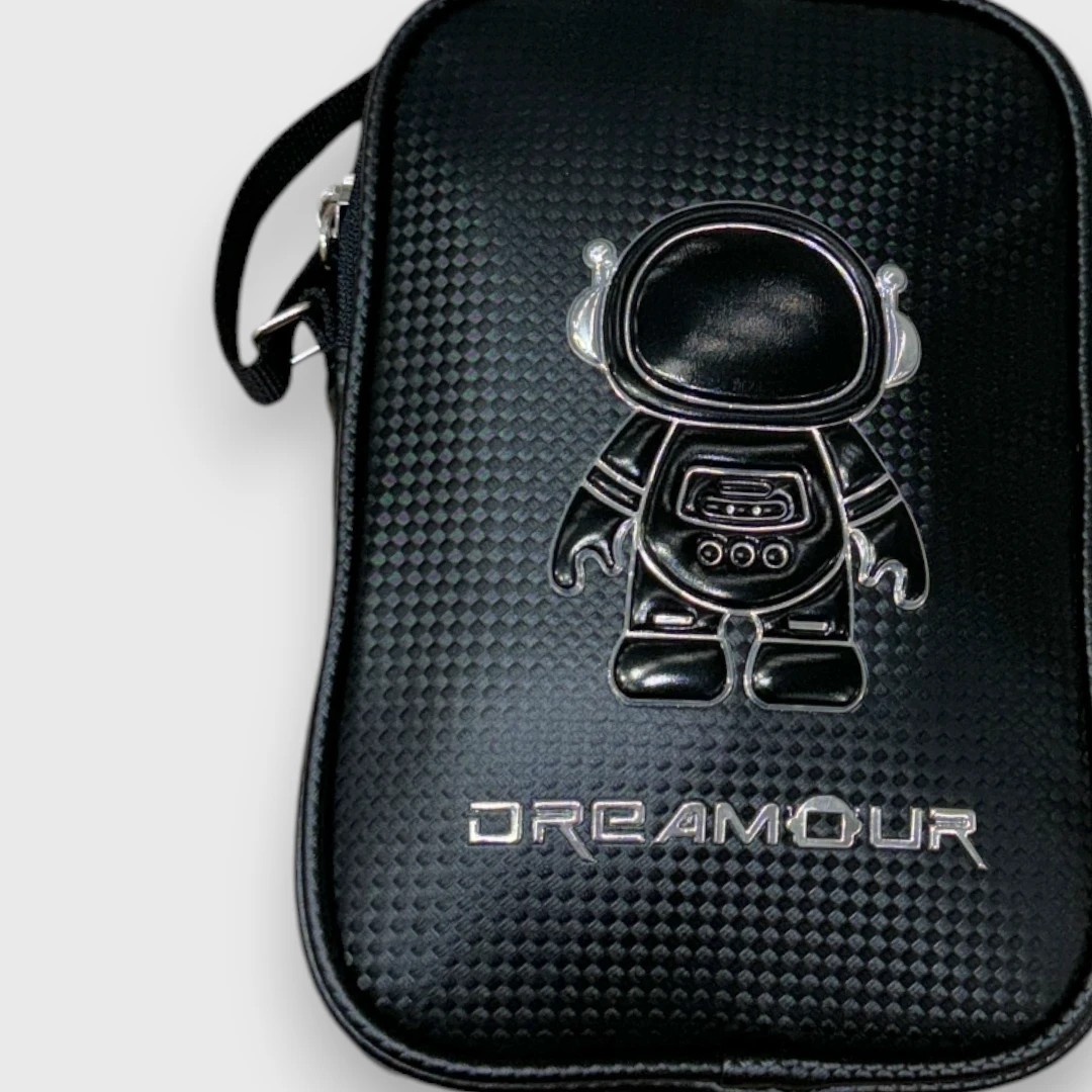 Черная сумка через плечо DREAMOUR