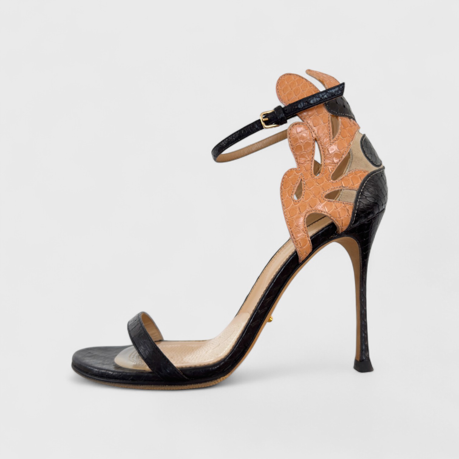 Черные босоножки с бежевым декором