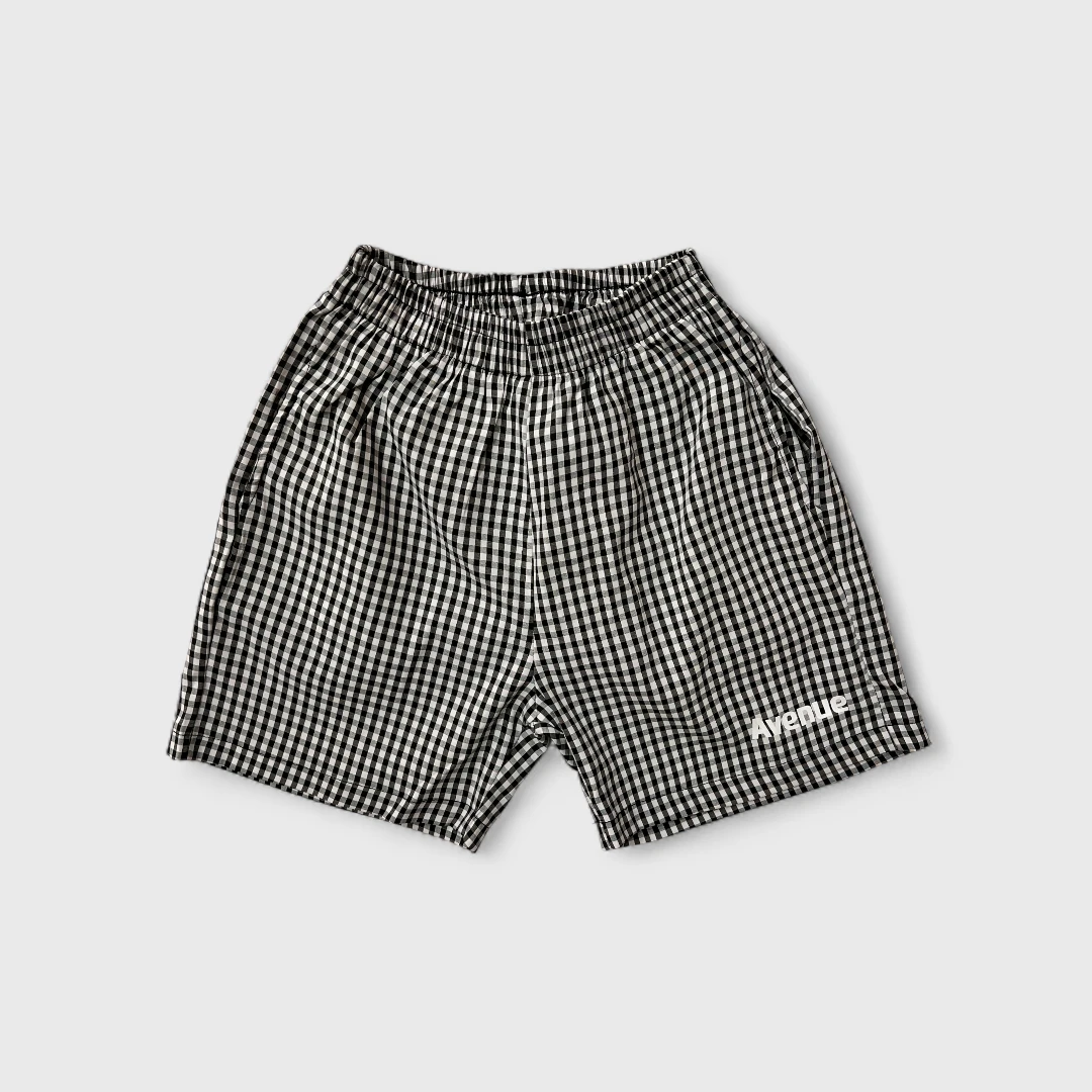 Чёрные шорты Avenue в клетку