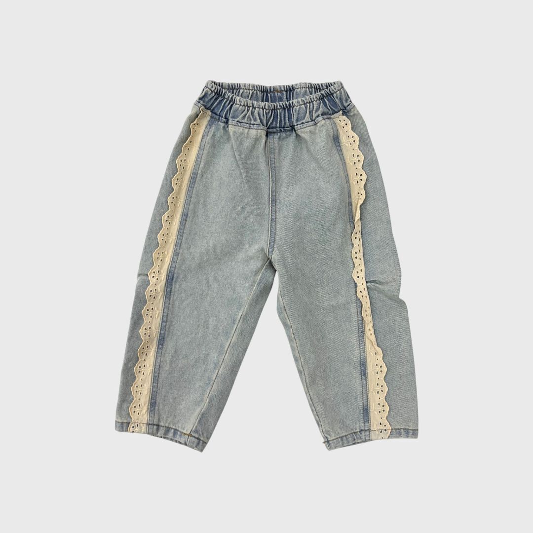 Джинсовые брюки голубого цвета