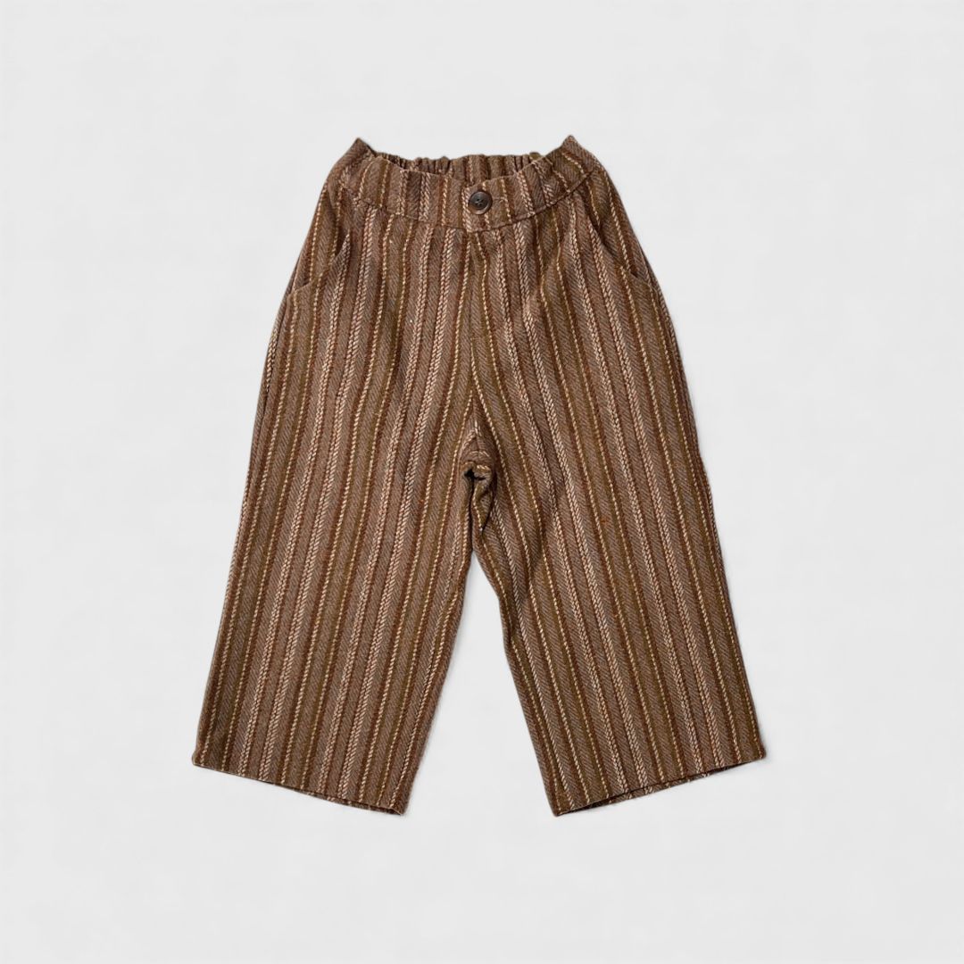 Коричневые полосатые брюки