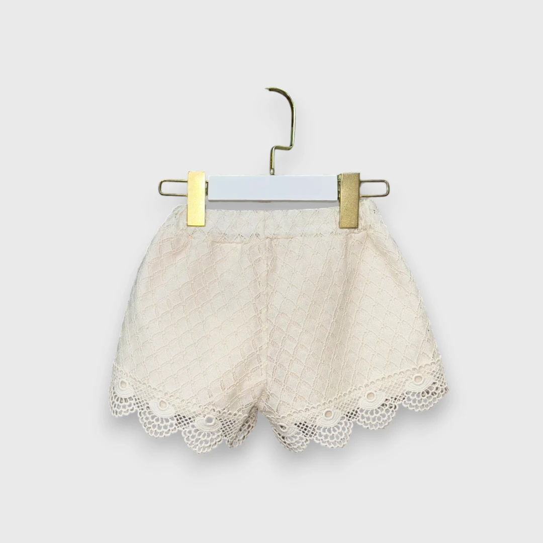 Кремовые шорты
