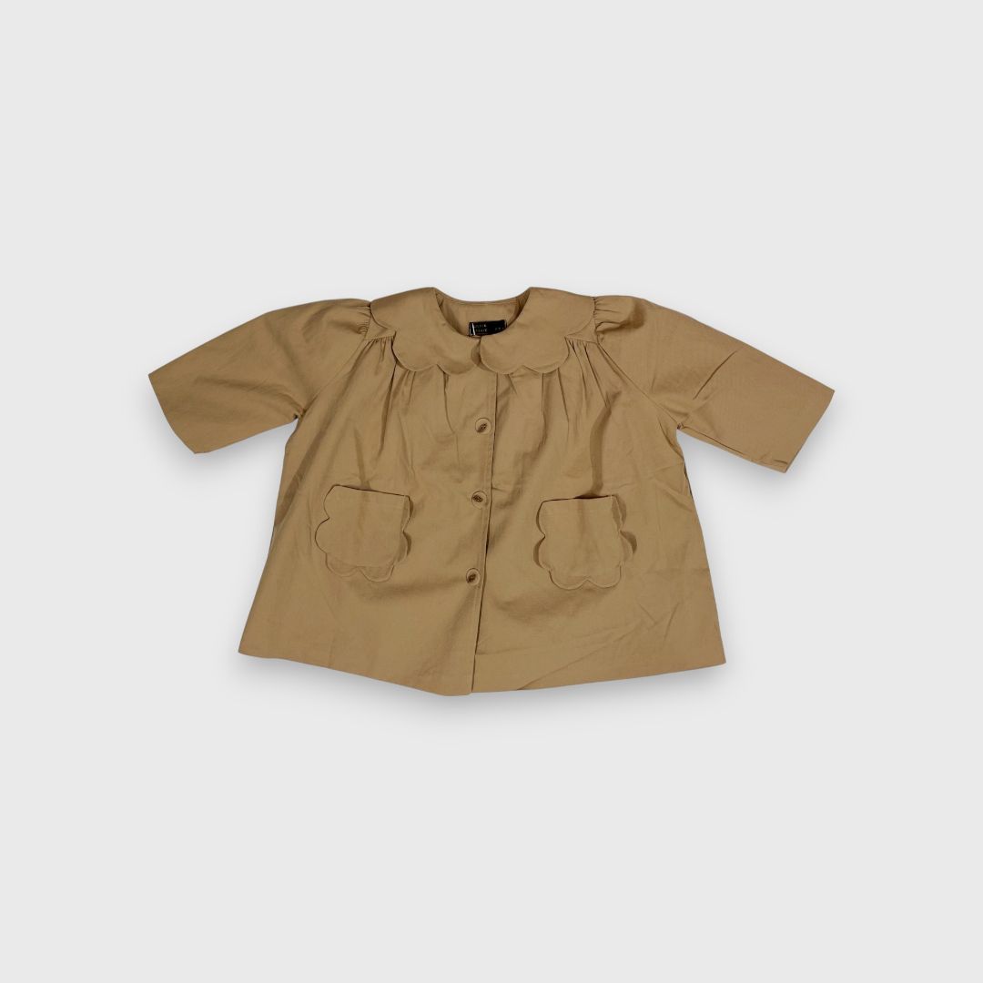 Бежевая рубашка с коротким рукавом