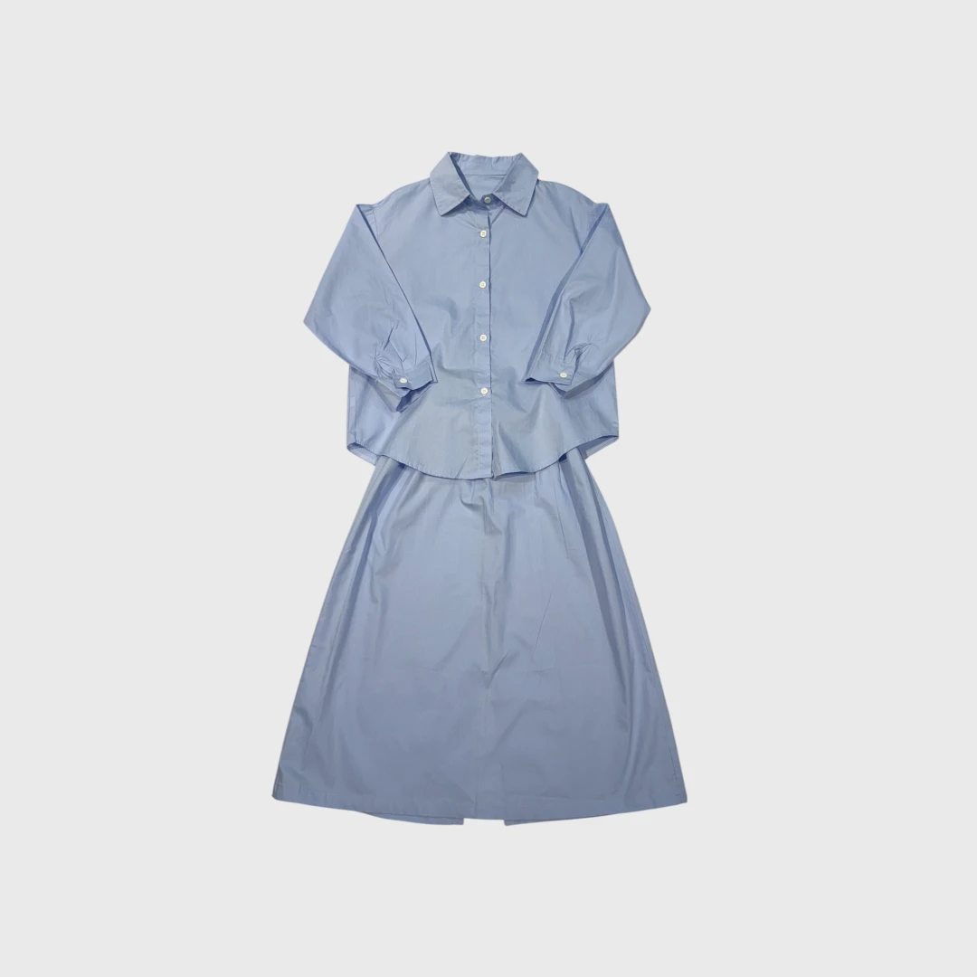 Двойка голубого цвета