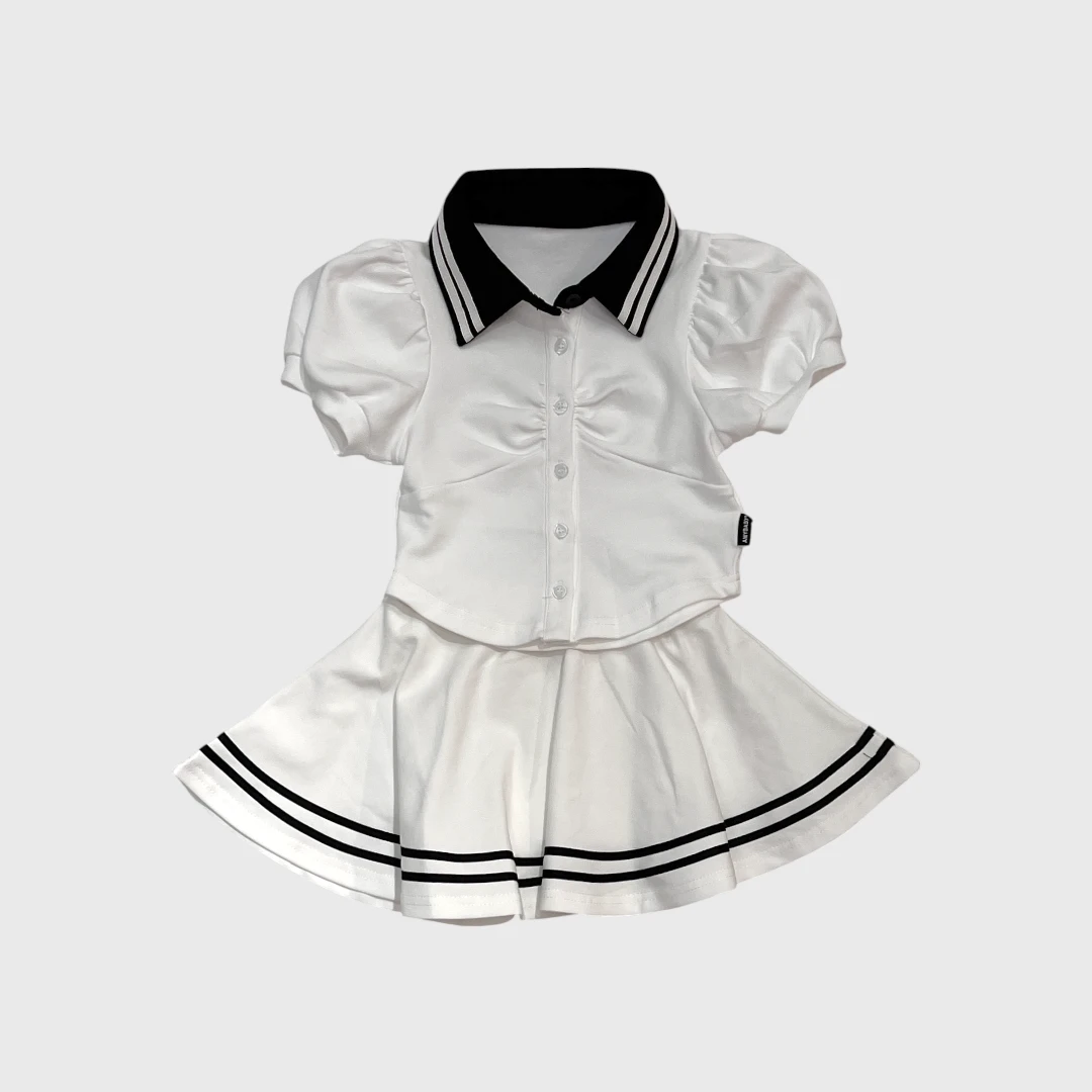 Белая двойка с черными полосками