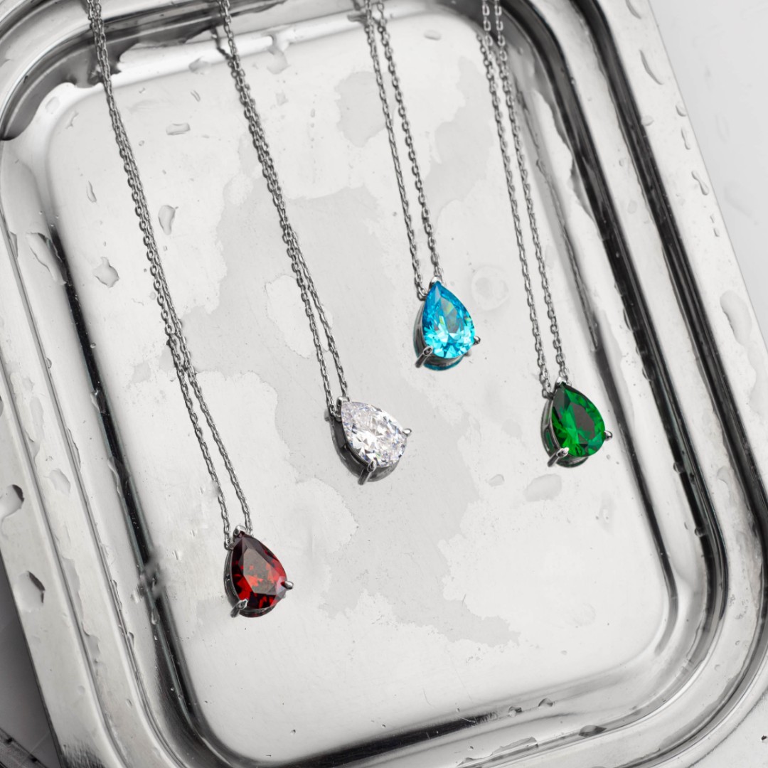 Серебряная подвеска в форме капли