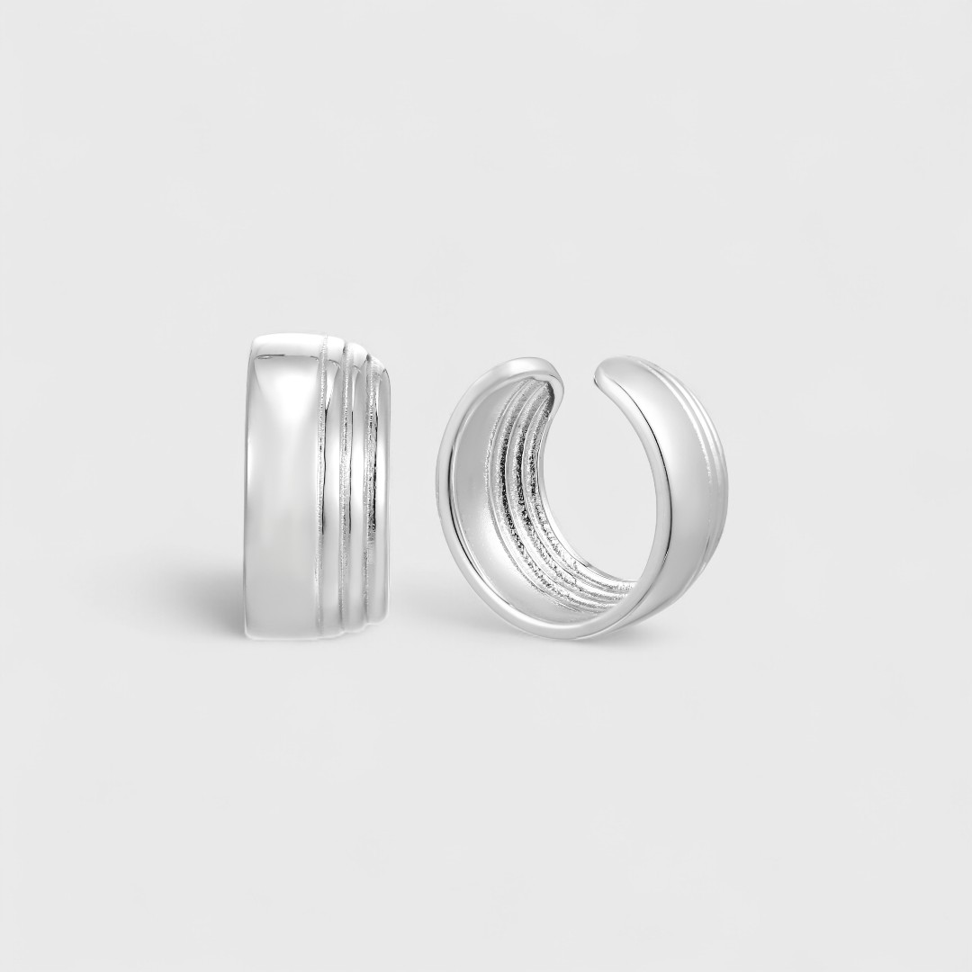 Серебряные каффы с рельефным дизайном