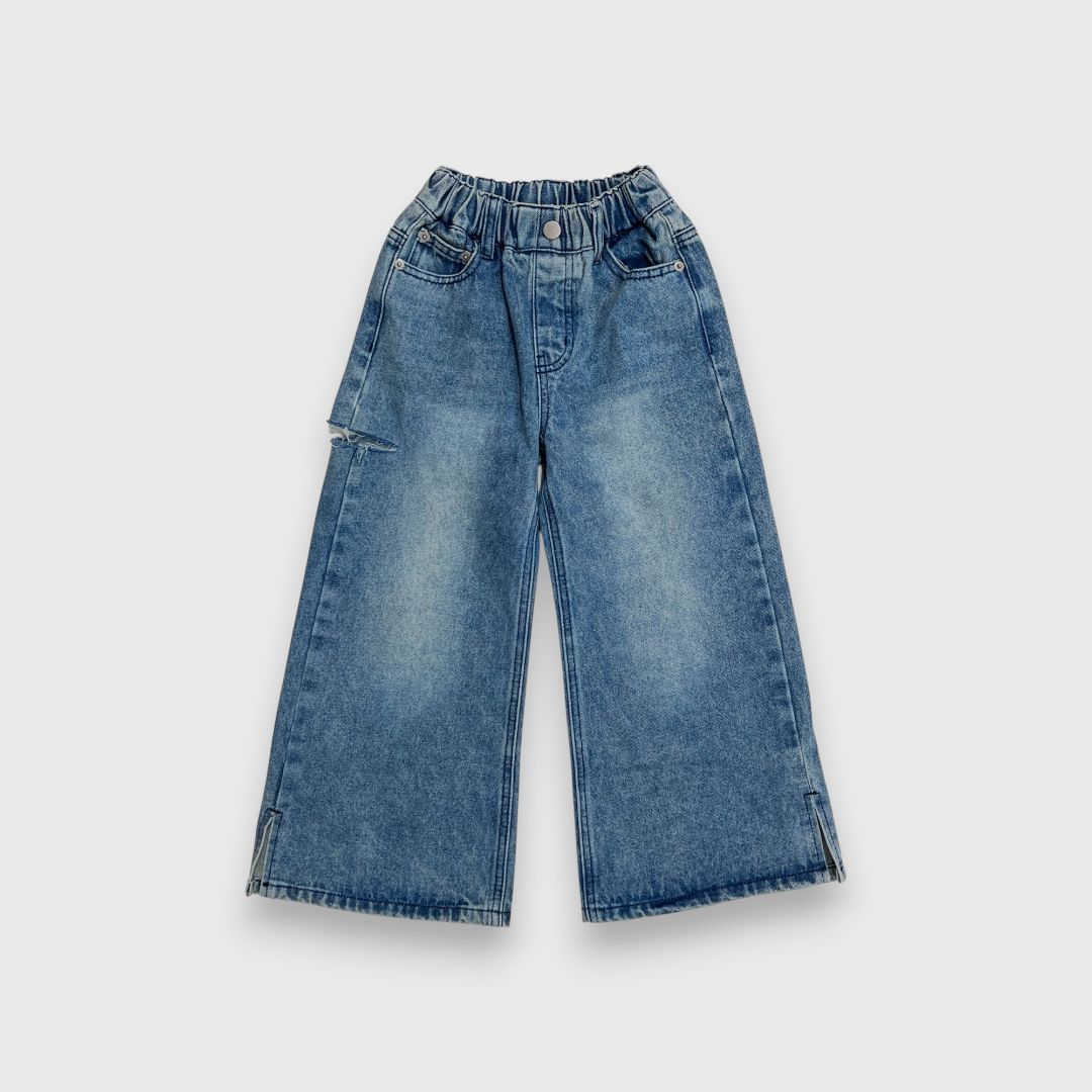 Синие джинсы с завышенной талией