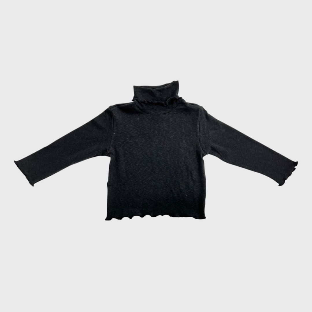 Черная водолазка