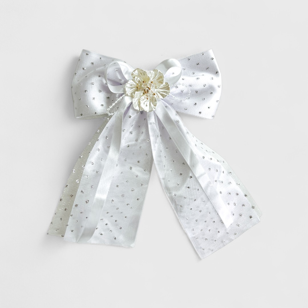 Белая атласная резинка с бантом