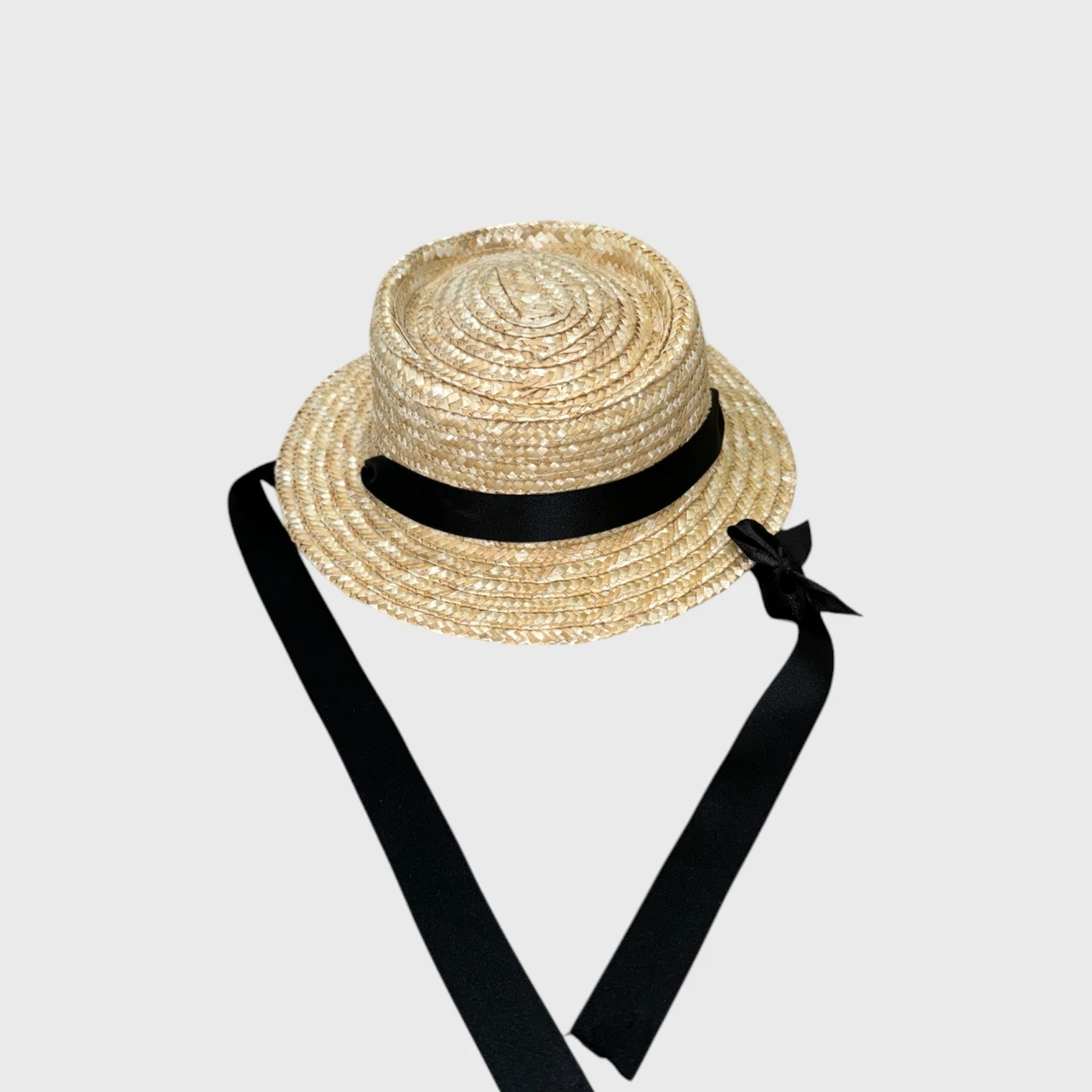 Соломенная шляпа бежевого цвета