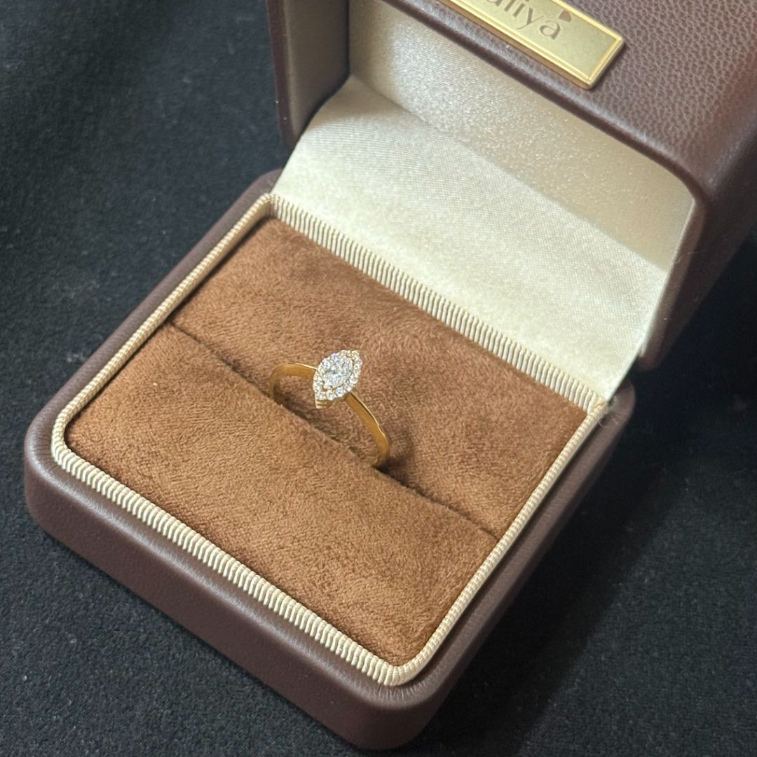 Золотое кольцо с бриллиантами