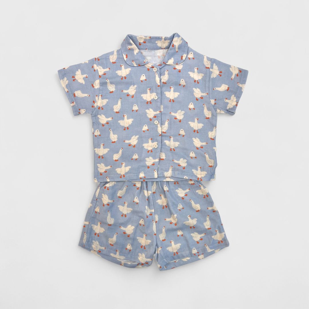 Пижама голубого цвета с гусями