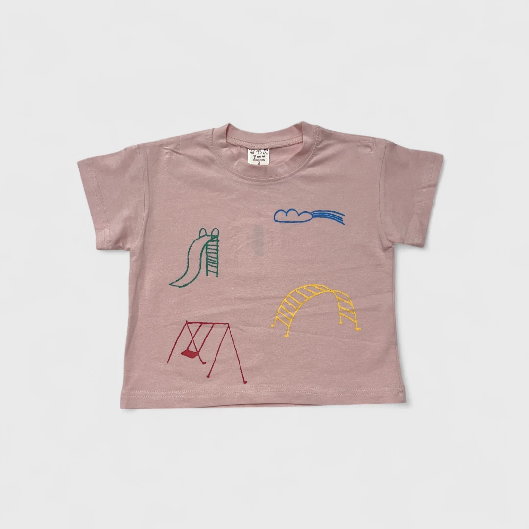 Розовая футболка с вышивкой