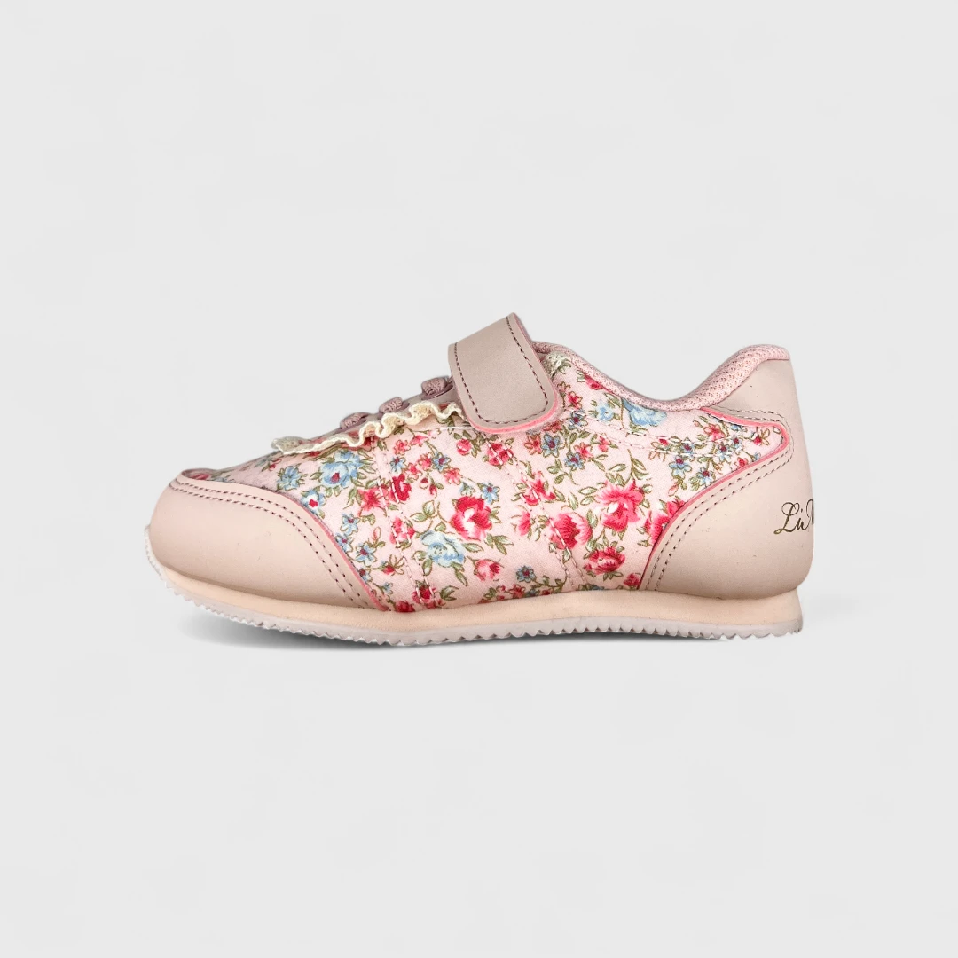 Розовые кроссовки с цветочным принтом