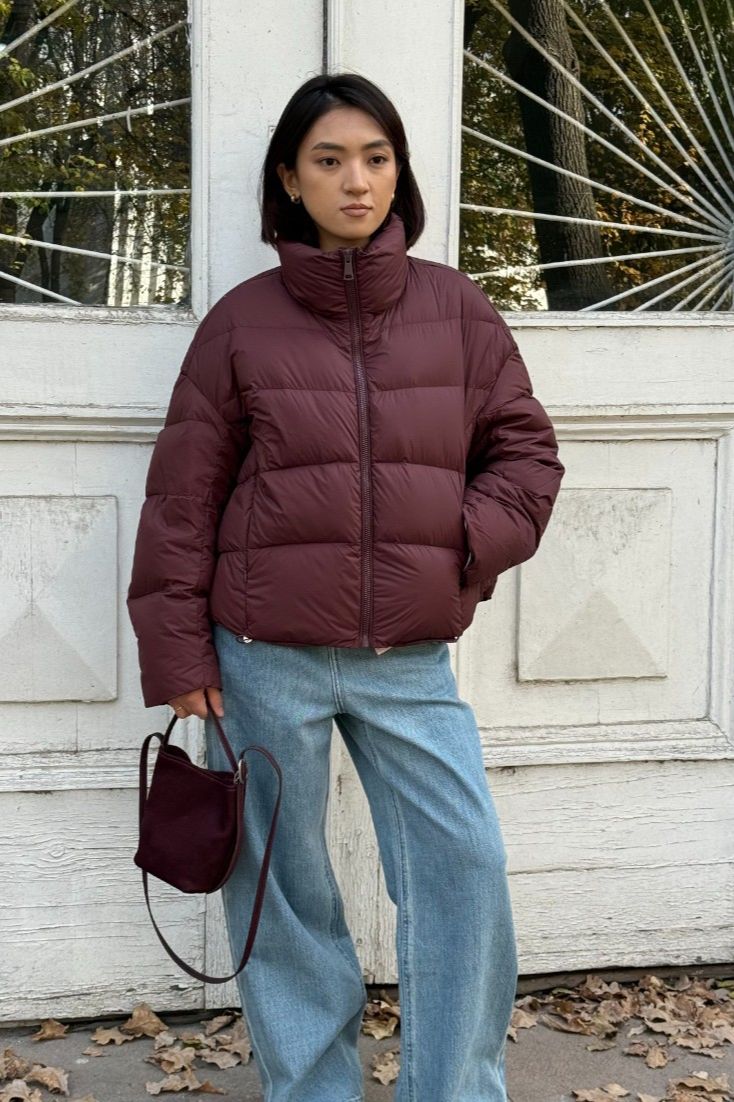 Бордо куртка с высоким воротником