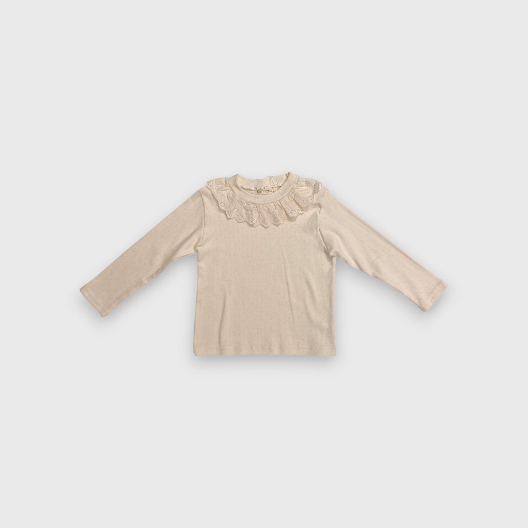 Бежевая блузка с рюшами