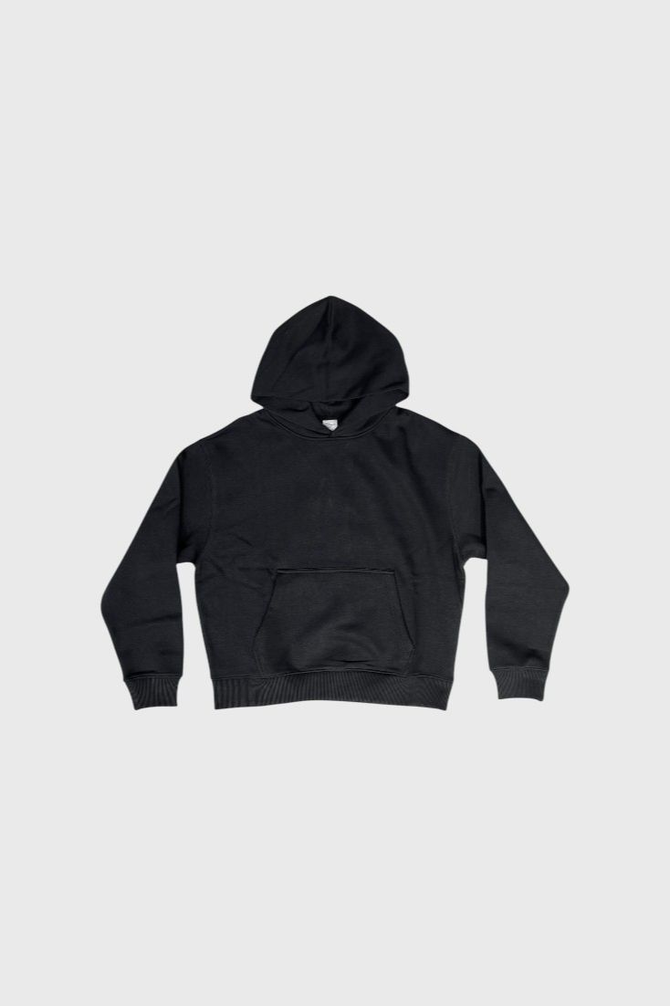 Темно-серая толстовка с капюшоном